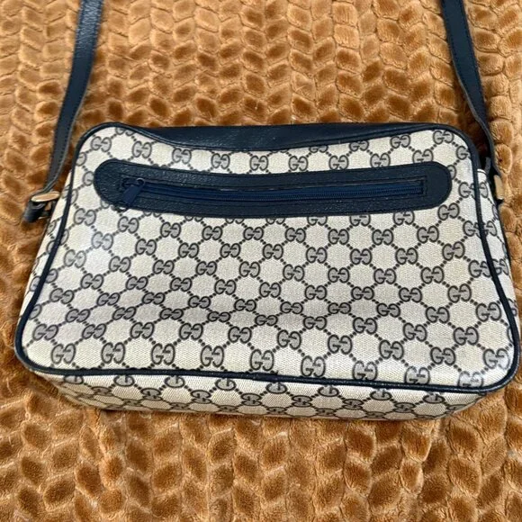 Vintage 1980s Gucci Accessory Collection Coated GG Supreme Camera Bag Crossbody - Picture 4 of 16